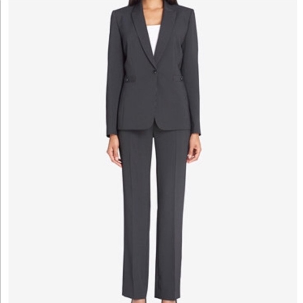Women’s Tahari suit size 2
